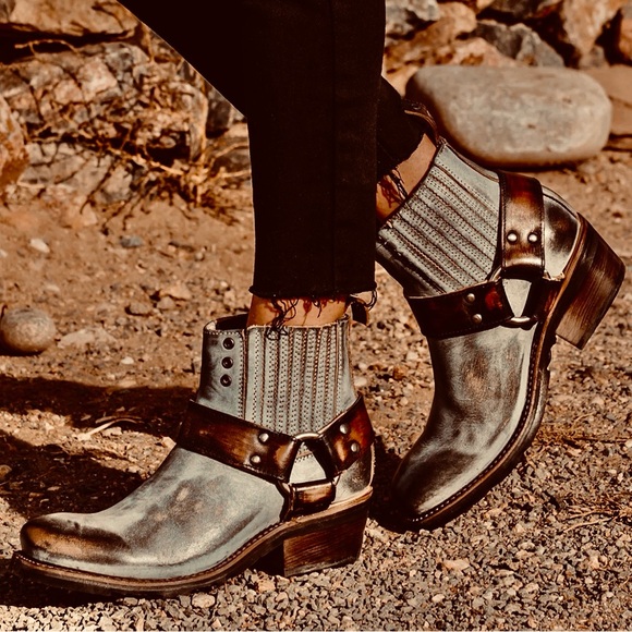 Freebird “Whiskey” Boho Grey/Brown Leather Ankle Boots Size 8 - Picture 1 of 10